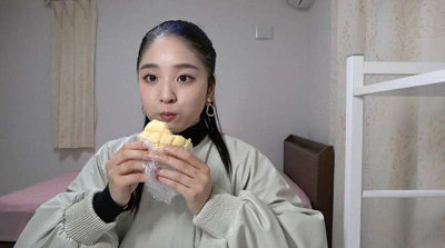 佐竹桃華の手に吐きダコ疑惑
